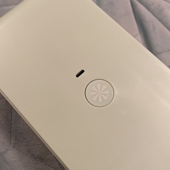 Nib Tech Candy UV sanitizing box. Sanitize and clean phones, make up brushes etc - Picture 10 of 12